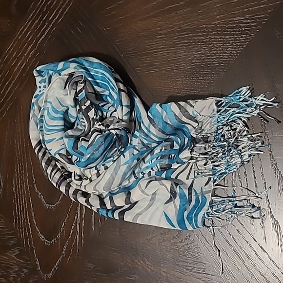 Breezy Palm leaf Silhouette Scarf with Fringe Extra Wide - Picture 1 of 2